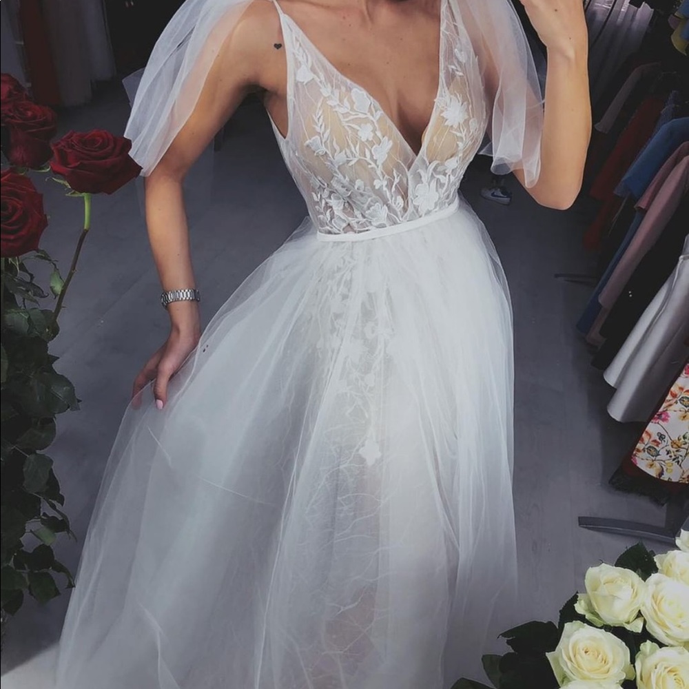 Outstanding wedding dress